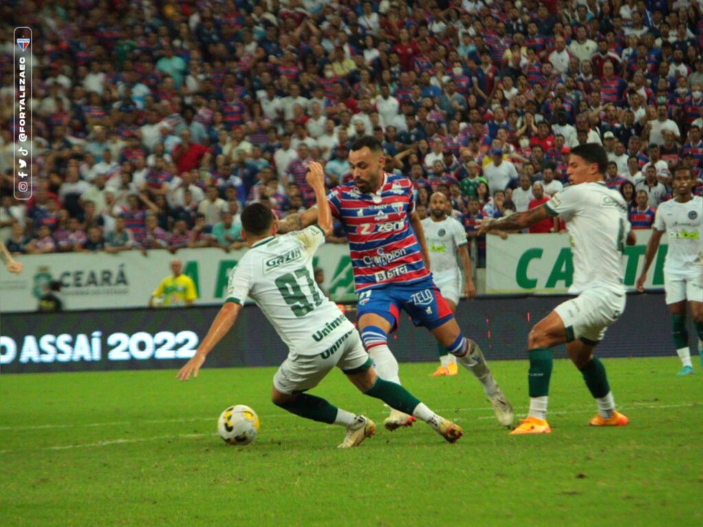 Fortaleza cede empate ao Goiás com um gol no fim do segundo tempo