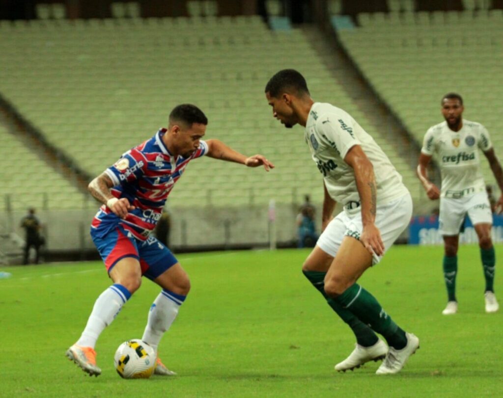 Fortaleza empata com o Palmeiras em jogo encerrado a aos 44 do 2° tempo por queda de energia no Castelão