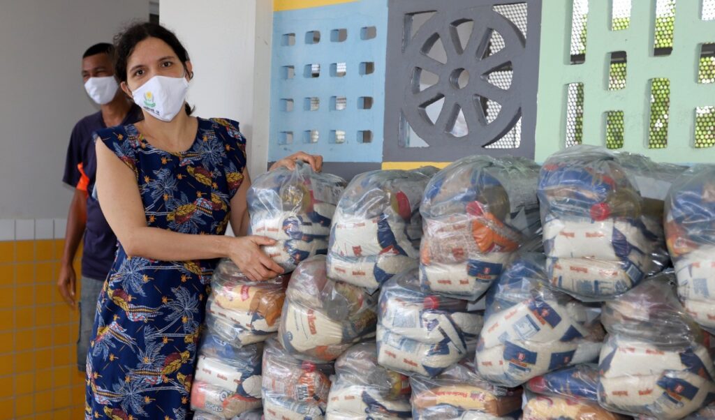 Fortaleza entrega novos kits alimentação para estudantes; veja como receber