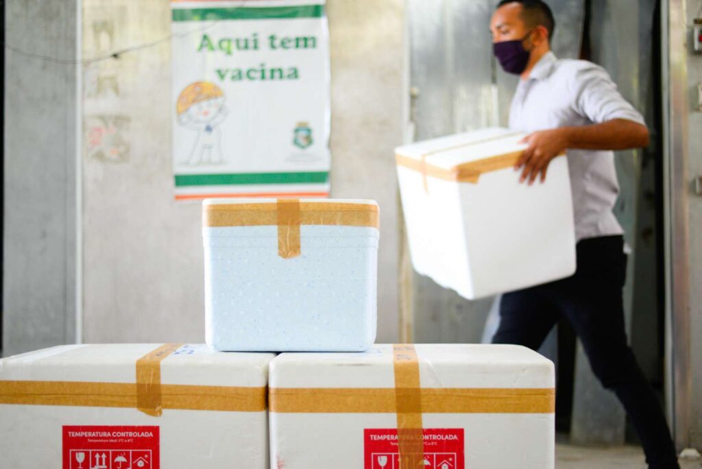 Fortaleza fica com 34% das doses de vacina fabricada na Índia