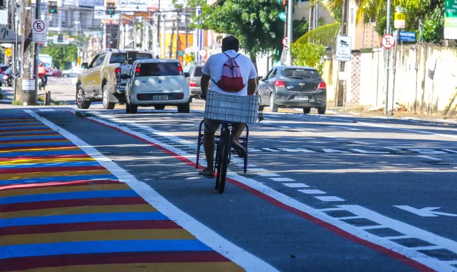 Dez avenidas de Fortaleza terão velocidade reduzida para 50 km/h até julho