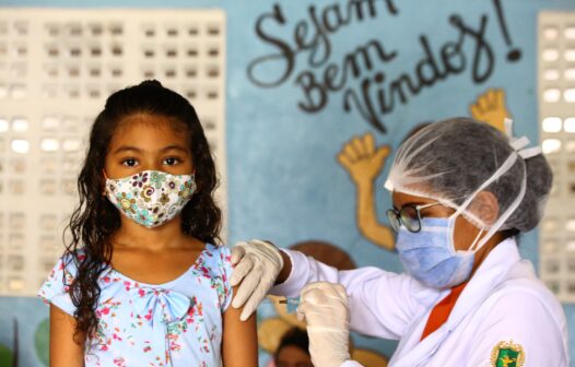 Adolescentes de 12 a 17 anos devem começar a ser vacinados em setembro, contra a Covid-19, no Ceará