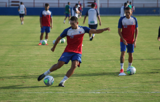 Fortaleza recebe o Bahia em luta por permanência na Série A neste sábado (20)