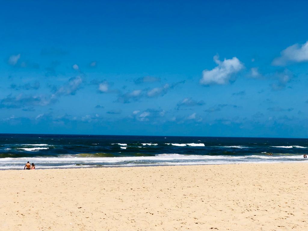 Fortaleza tem dez praias próprias para banho neste fim de semana