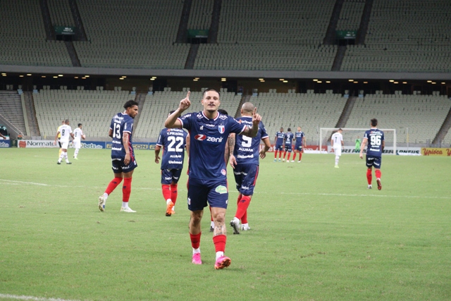 Fortaleza goleia o Atlético e se classifica para enfrentar o Ceará na final do Campeonato Cearense