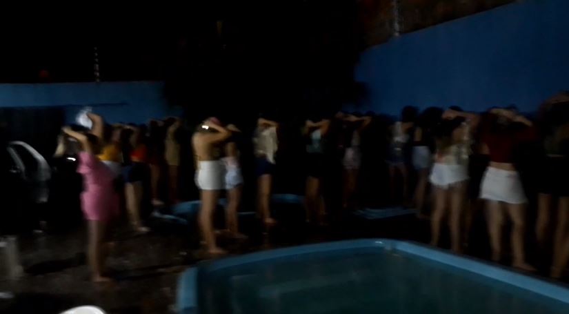 Baile funk com cerca de 200 pessoas é encerrado no Conjunto Palmeiras, em Fortaleza