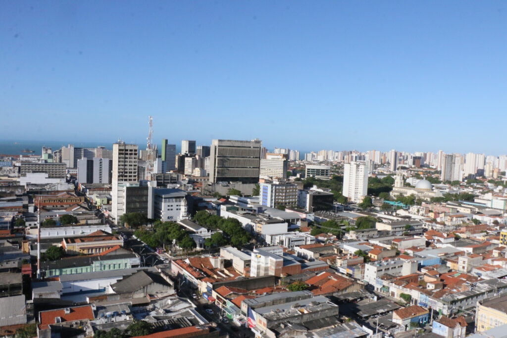 Casos da covid-19 se dispersaram da área nobre para o restante de Fortaleza em fevereiro