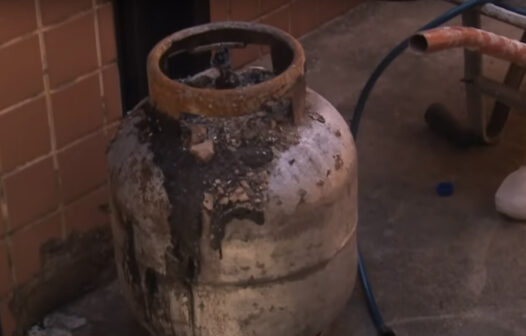 Vazamento de gás: explosão destrói cozinha em residência na Maraponga