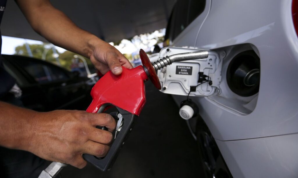 Gasolina ultrapassa os R$ 8 no Ceará; saiba os preços nas principais cidades cearenses