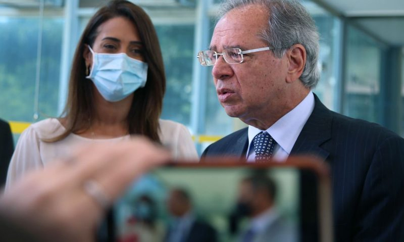 Gastos com pandemia não podem passar para futuras gerações, diz Guedes