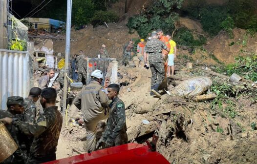 Sobe para 56 o número de mortos por causa das enchentes em Pernambuco