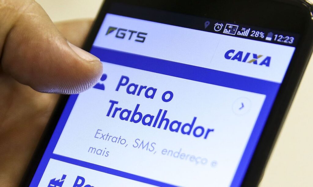 Trabalhadores já podem utilizar o FGTS para pedir empréstimo; saiba como