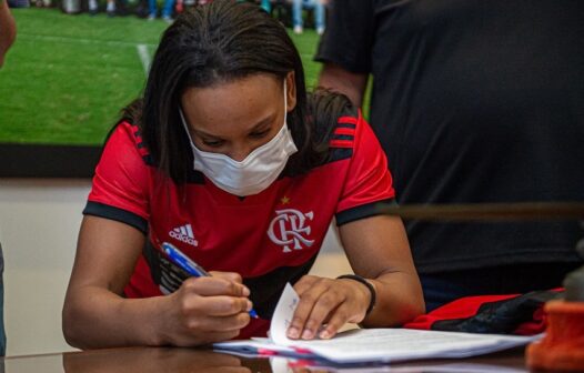 Ginasta Rebeca Andrade renova contrato com Flamengo