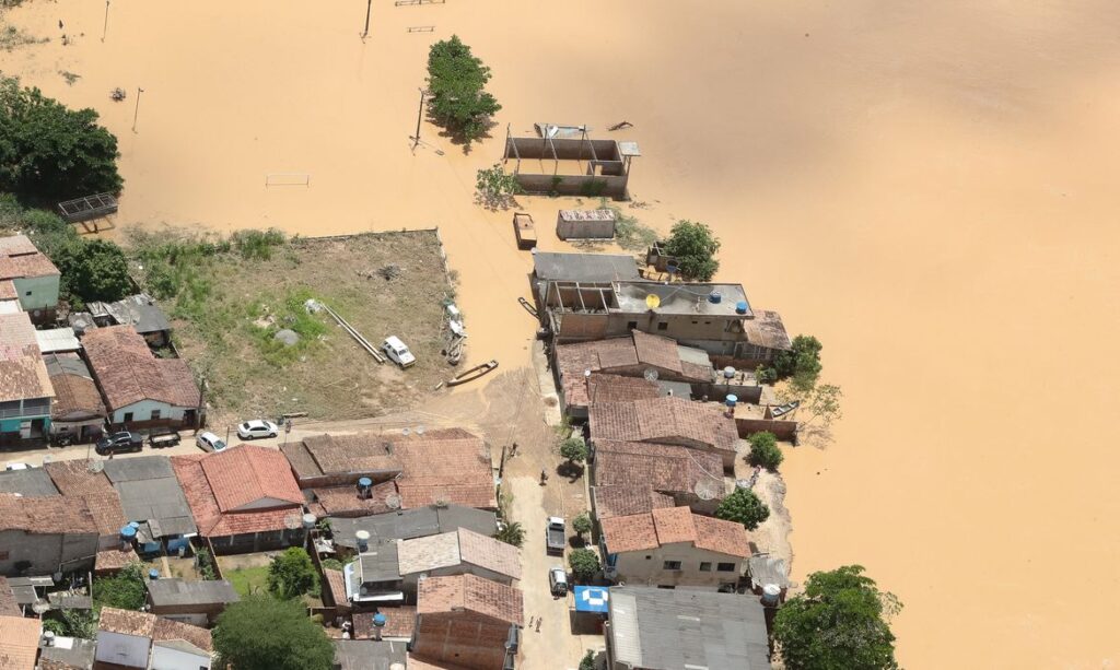 Municípios baianos estão em alerta após rompimento de barragem