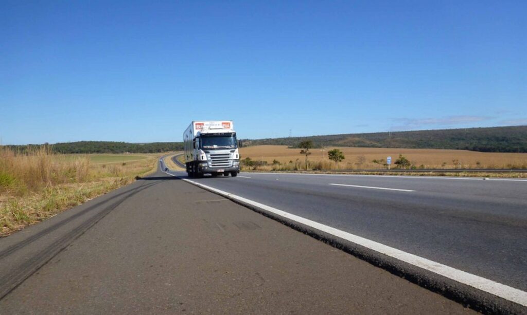 Greve dos caminhoneiros: Governo diz que não há registro de interdição de estradas