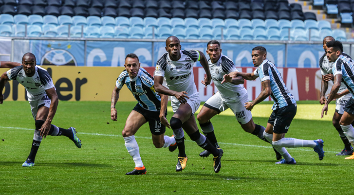 Na estreia do técnico Tiago Nunes, Ceará perde para o Grêmio por 2 a 0 e chega a 5 jogos sem vencer no Brasileirão