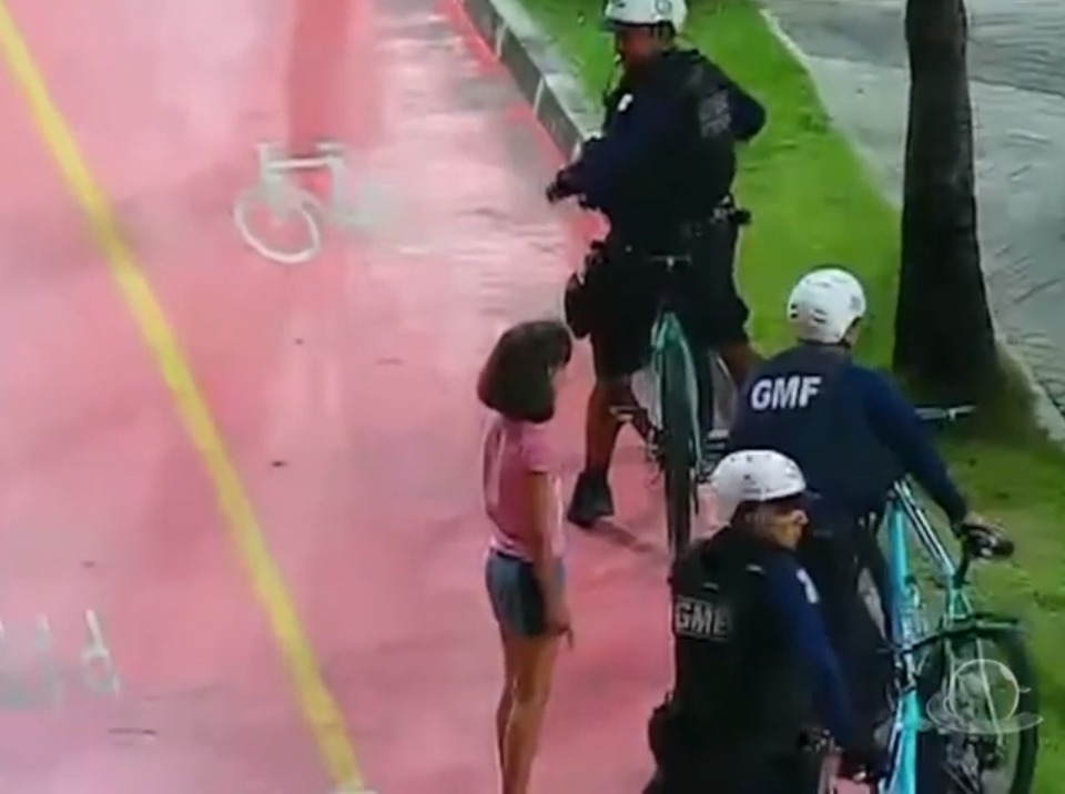 Guarda Municipal encontra mãe de menina que se perdeu na avenida Beira Mar