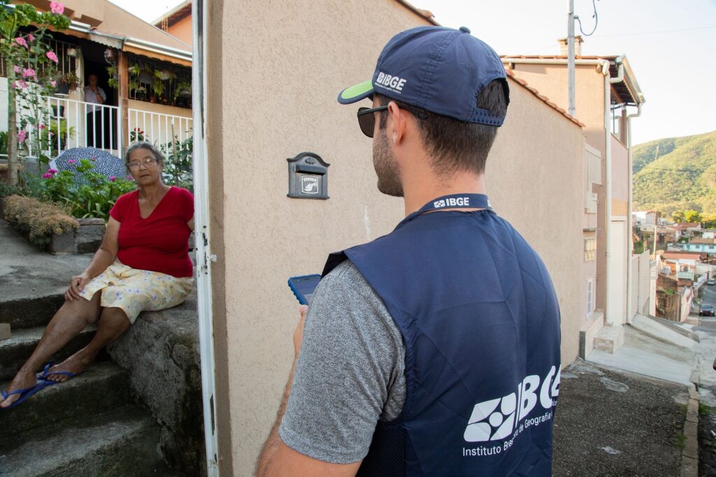 IBGE abre processo seletivo para vagas no Ceará; salário pode chegar a R$ 3.100