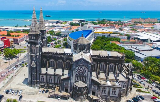 Lei que torna as igrejas essenciais no município de Fortaleza é regulamentada