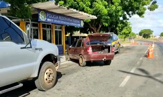 PRF prende trio e recupera veículo furtado no Rio Grande do Norte