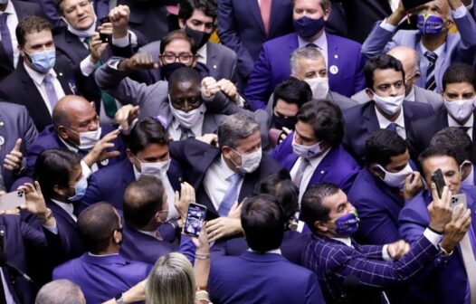 Saiba como deputados e senadores do Ceará reagiram às eleições da Câmara e Senado