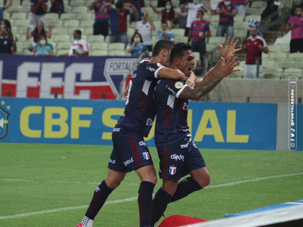 Fortaleza vence Athletico-PR e assume vice-liderança da Série A