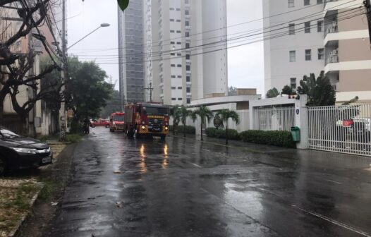 Incêndio de grandes proporções atinge apartamento de luxo em Fortaleza