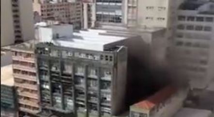 Incêndio atinge prédio do jornal ‘Folha de S. Paulo’, no Centro de SP