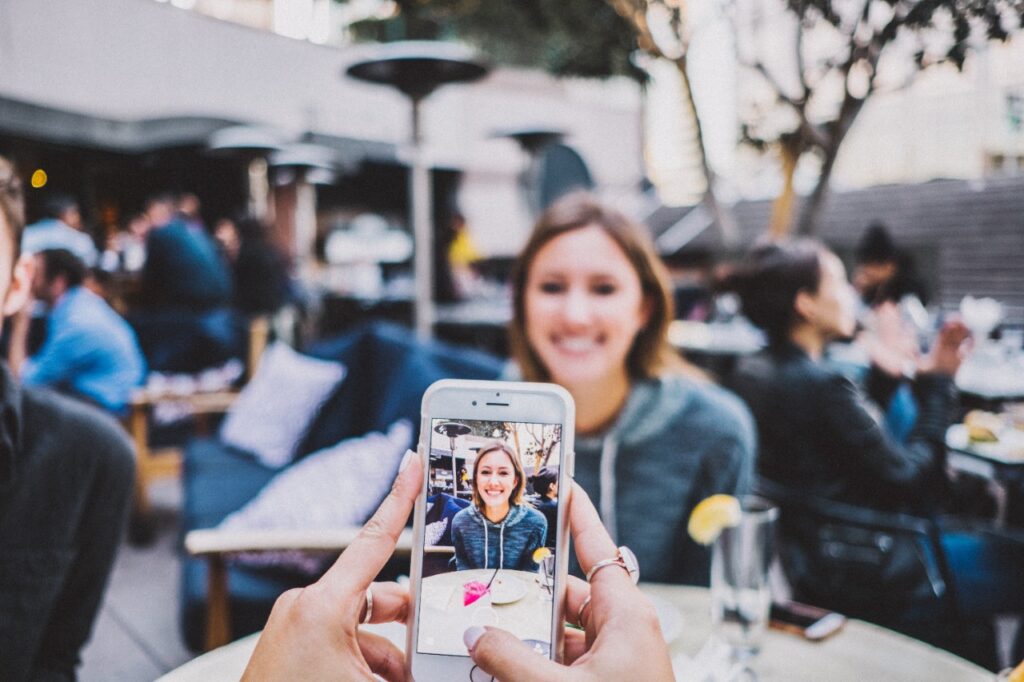 Entenda como a “positividade tóxica” tem afetado influencers e seguidores