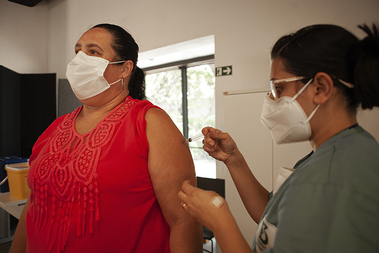 Butantan utiliza população de Fortaleza e de mais 10 cidades para testes de vacina contra gripe