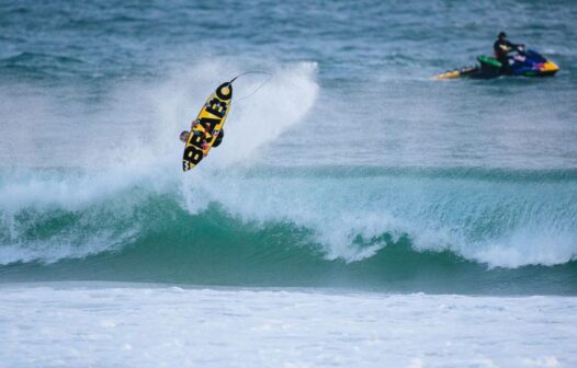 Brasil classifica 4 surfistas à próxima fase na etapa de Peniche