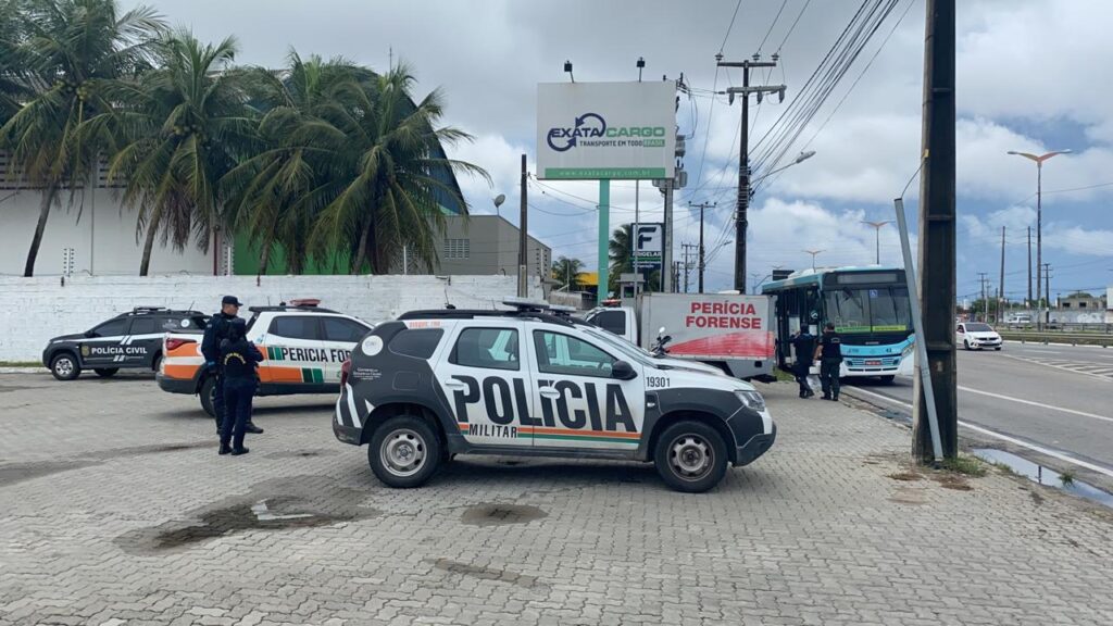 Jovem é morto em tentativa de assalto a um ônibus na BR-116, em Fortaleza