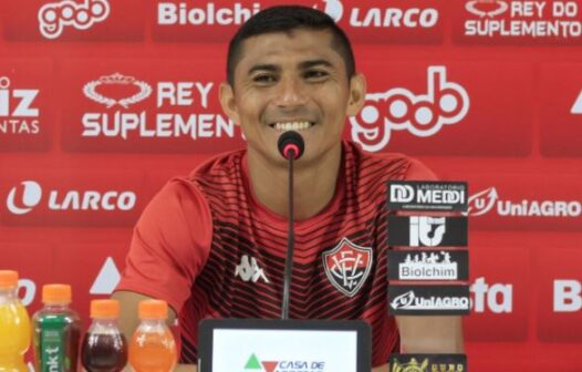 Juninho Quixadá é apresentado pelo Vitória (BA)