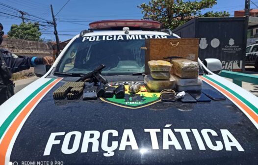 Polícia prende homem, apreende arma, mais de 200 munições e 8 kg de droga em Fortaleza