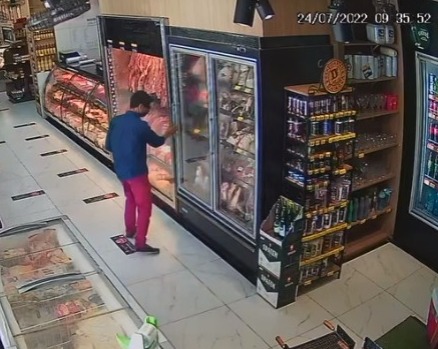 “Ladrão da picanha”: homem furta carnes em supermercado no Eusébio