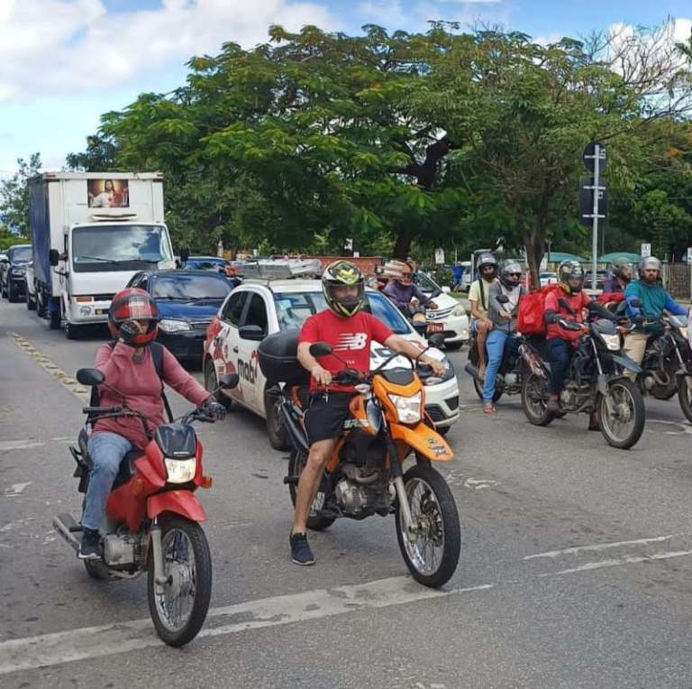 Licenciamento 2022: donos de veículos com placas final 4 têm até sexta-feira (10) para pagar