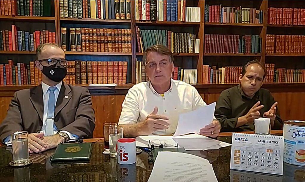 Bolsonaro convoca reunião para discutir preço dos combustíveis