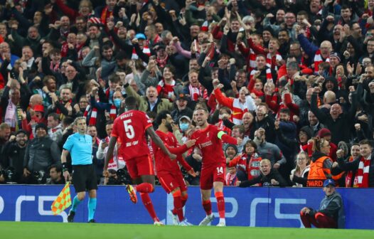 Liverpool vence o Villarreal em casa e fica perto da vaga na final da Champions League
