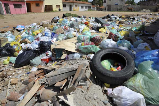 Serviço de coleta de lixo é paralisado em Juazeiro do Norte por falta de pagamento