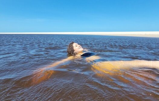 Maisa curte férias em praias do Ceará com família e namorado
