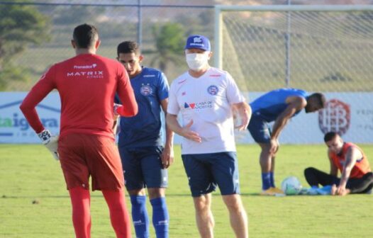 Mano Menezes tem 6 desfalques para encarar o Ceará