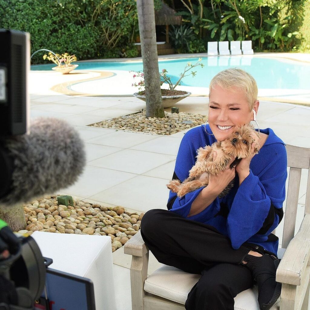 Mansão da Xuxa é vendida; confira quanto a rainha dos baixinhos ganhou