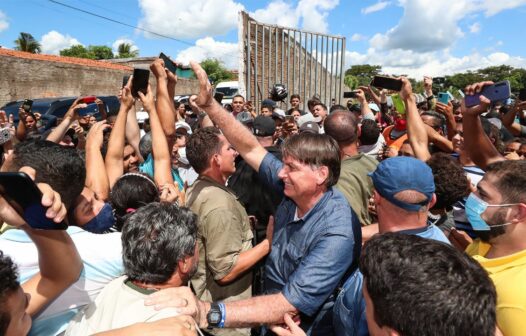 Governo do Maranhão multa Bolsonaro por não usar máscaras e provocar aglomeração no estado