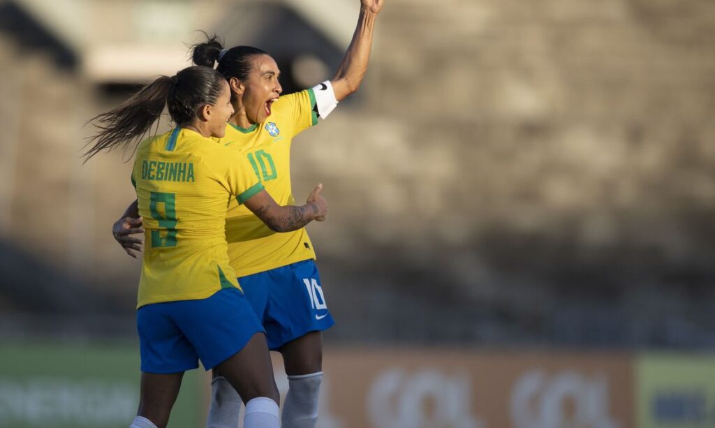 Com golaço de Marta e brilho de novata, Brasil vence a Argentina em João Pessoa