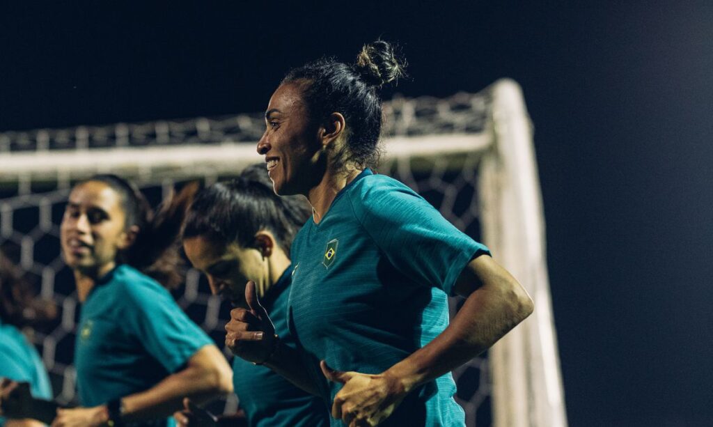 Olimpíadas de Tóquio: seleção feminina de futebol entra em campo na manhã desta terça-feira (27)