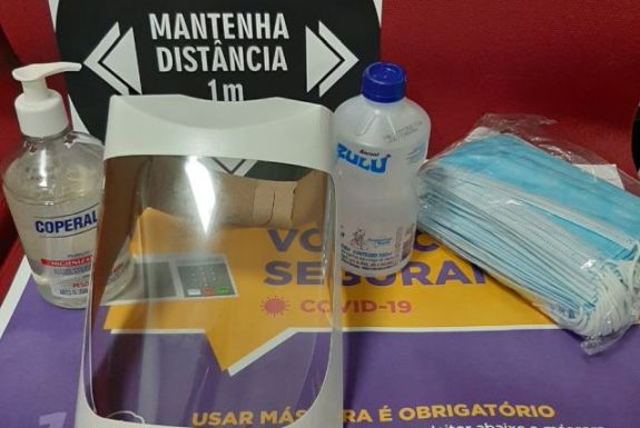 TRE recebe material de proteção para os mesários