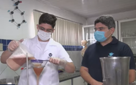 Estudante de Juazeiro do Norte cria projeto que transforma batata em plástico biodegradável