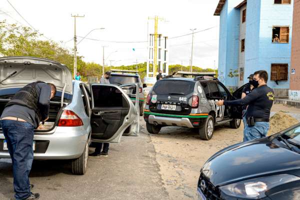 Média de 20 veículos foram roubados por dia no Ceará no primeiro semestre