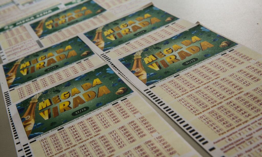 Apostas para os R$ 300 milhões da Mega da Virada vão até às 17h