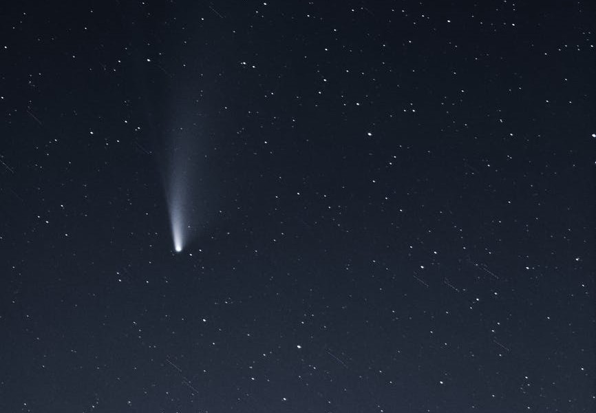 Mês de abril terá Superlua e chuva de meteoros